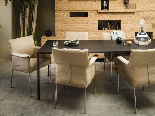Gola eetkamerstoel beige leer Design on Stock